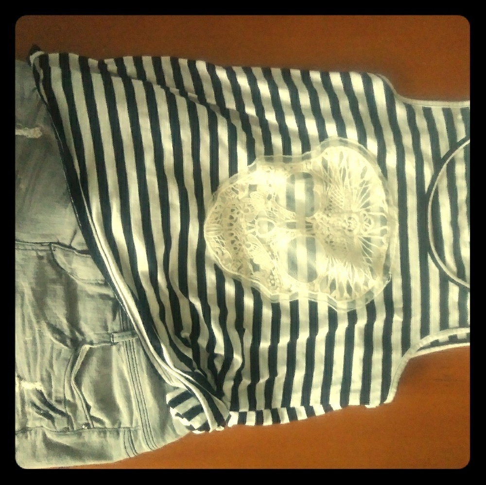 Striped skull shirt